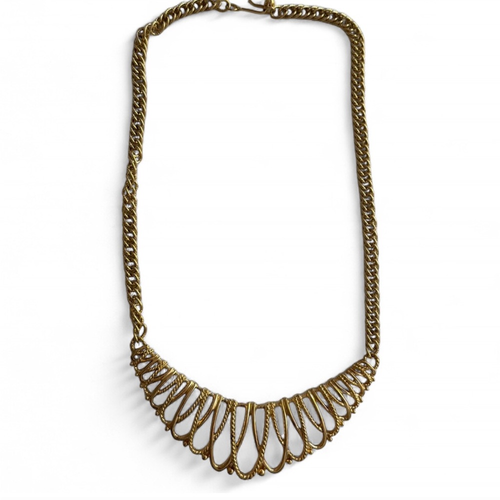Vintage Avon Elegant Gold Necklace